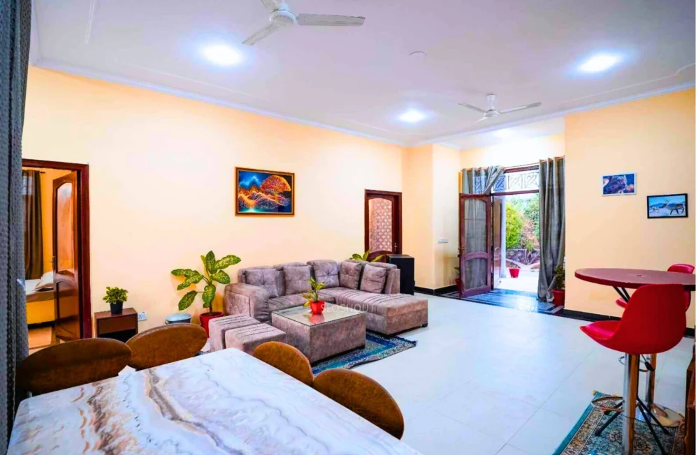 Comfortable lounge and dining area